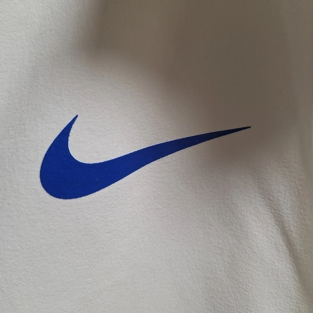 A Nike official Florida Gators short sleeve polo shirt in a men's small. NWT